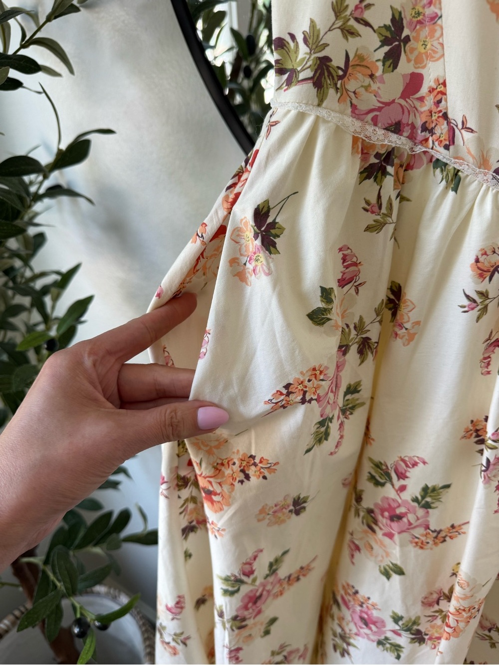 WAYF Cream Floral Corset Midi Dress with Pink & Green Accents L - Picture 4 of 8